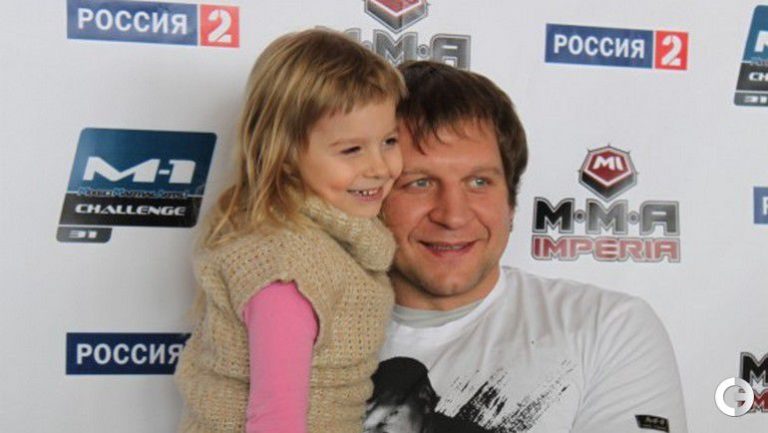 Василий емельяненко с женой фото
