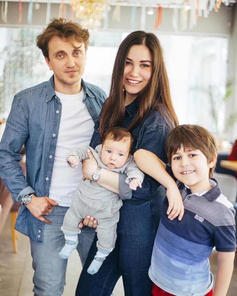 Янник биссон с женой и детьми фото