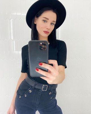 Кристина Асмус сделала новую трендовую прическу