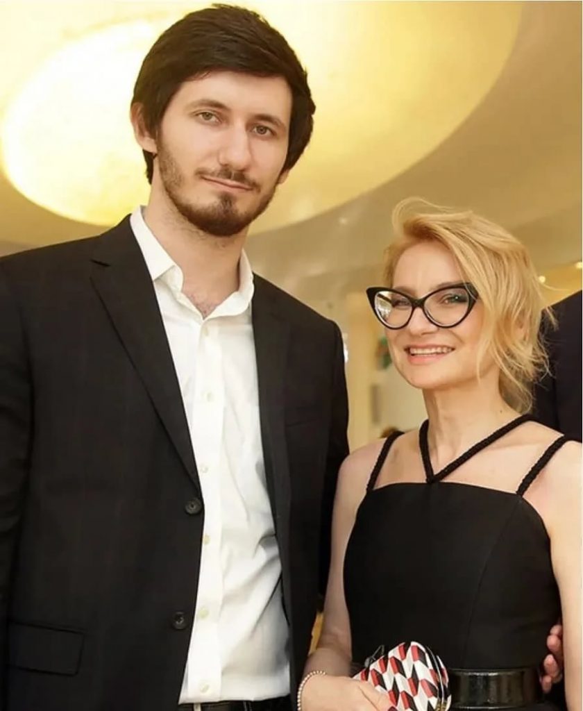 Эвелина Хромченко и ее сын Артемий