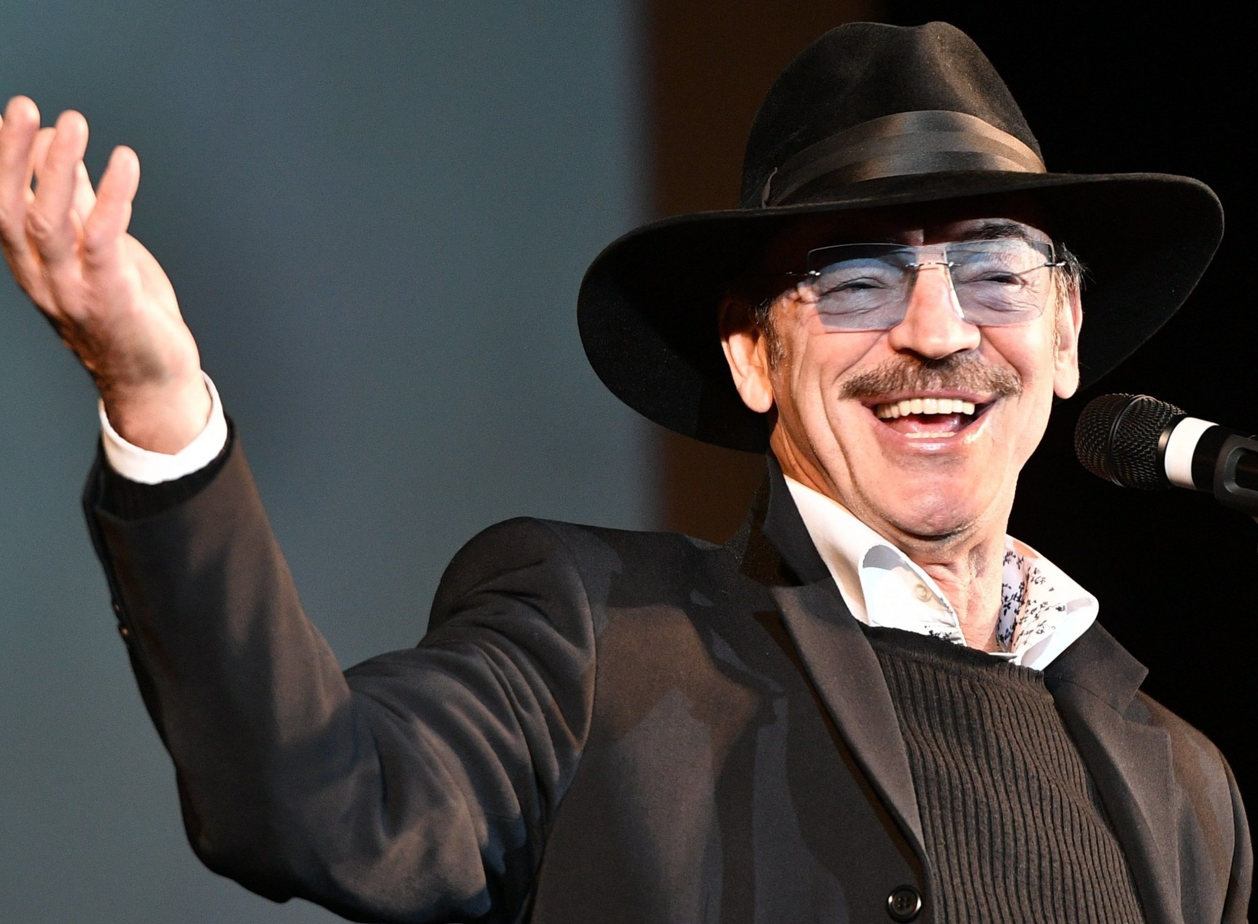 На фото Михаил Боярский Михаил Боярский